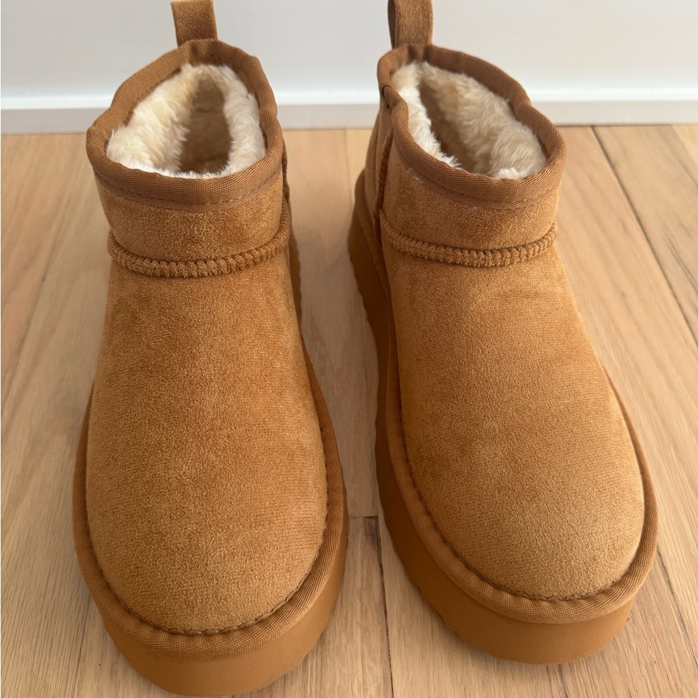 Matisse Beach Box in Tan